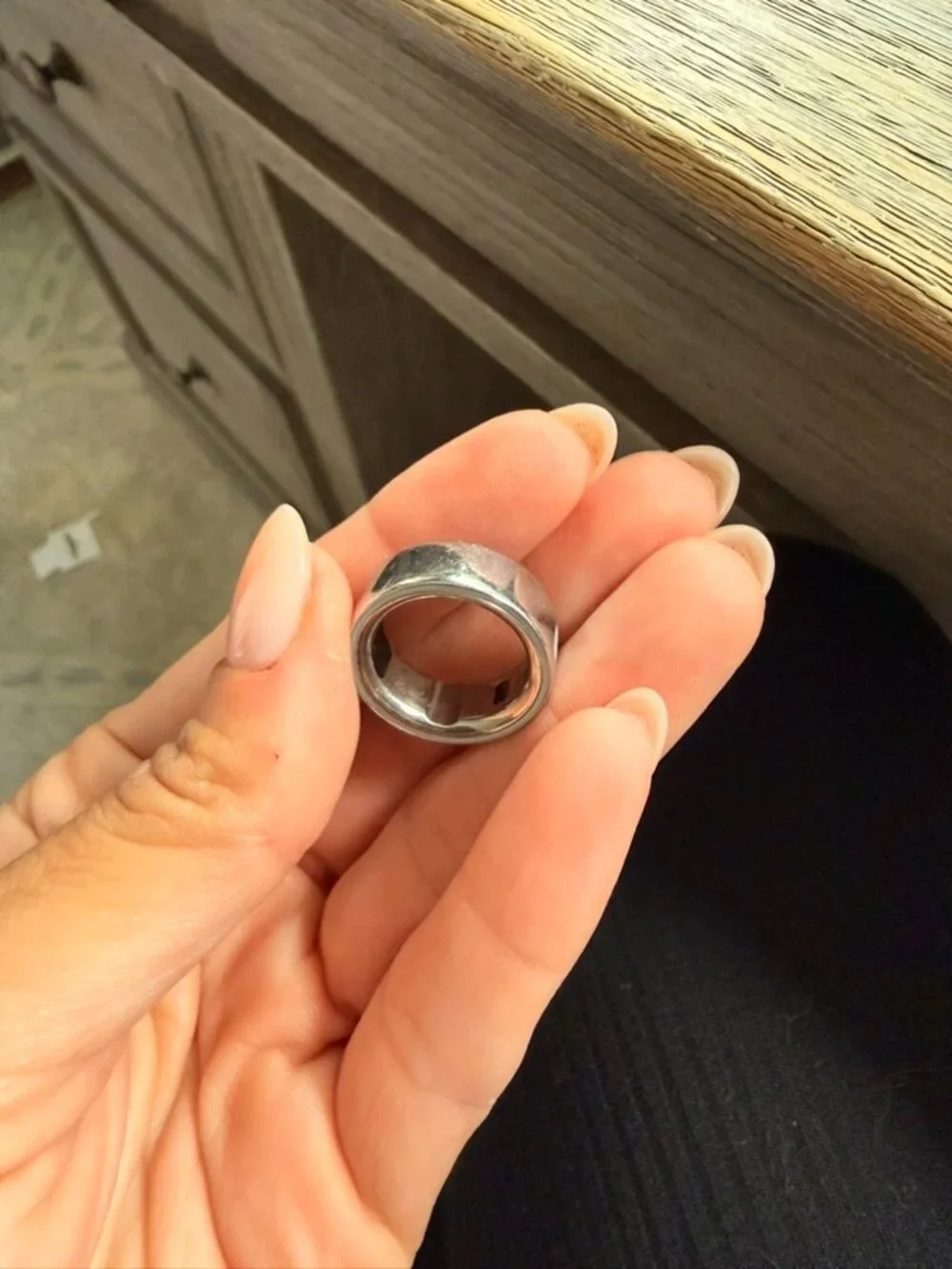 Oura Ring Generation 4 Size 6 Silver + Charger + Cable